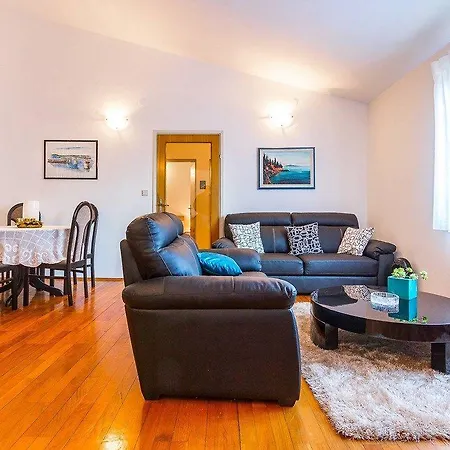 Laky Apartament Pula