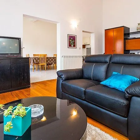Apartament Laky Pula